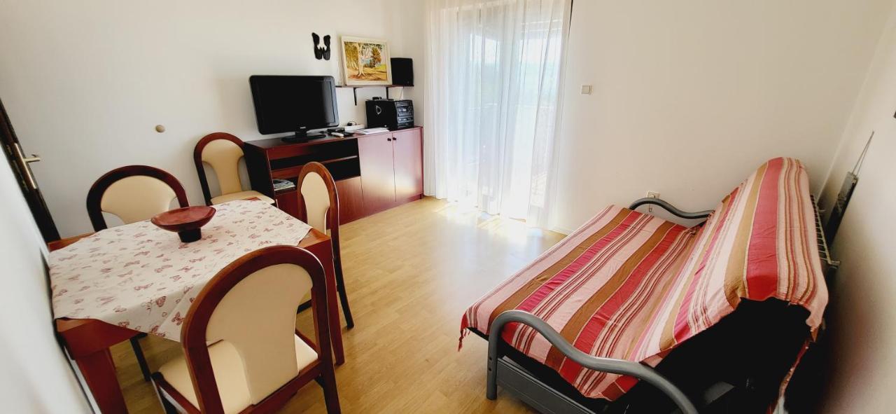 Apartments Italo By El-Pi Tours Njivice Luaran gambar