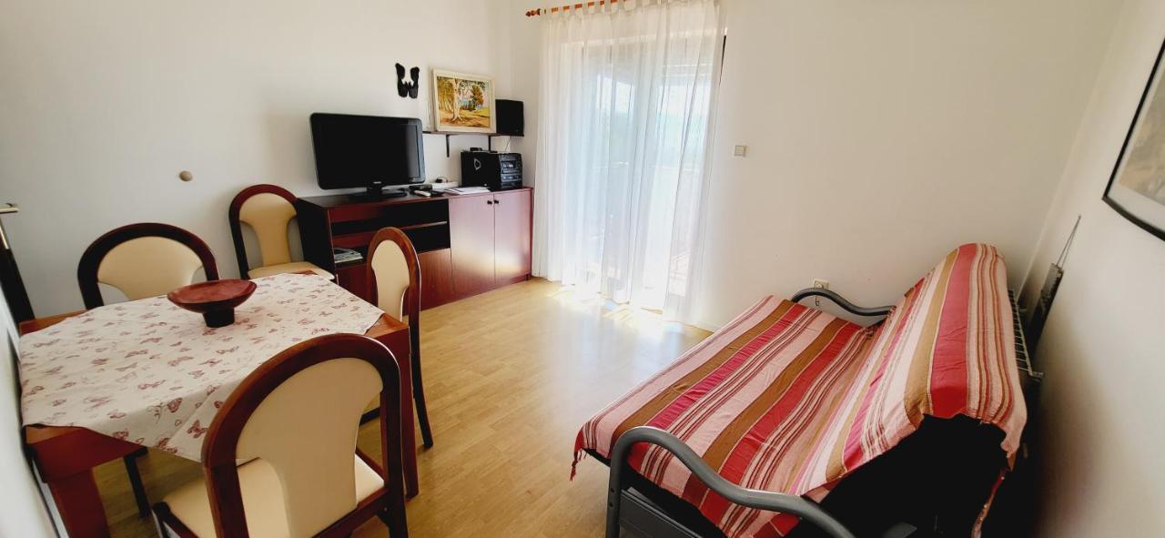 Apartments Italo By El-Pi Tours Njivice Luaran gambar