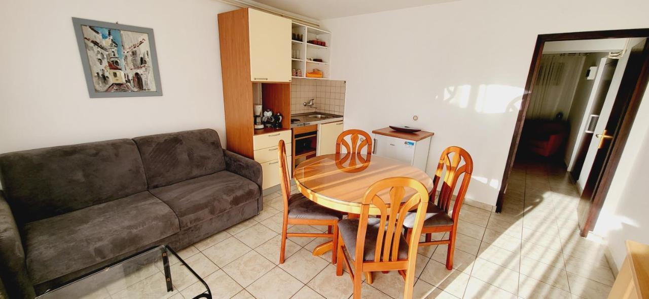 Apartments Italo By El-Pi Tours Njivice Luaran gambar