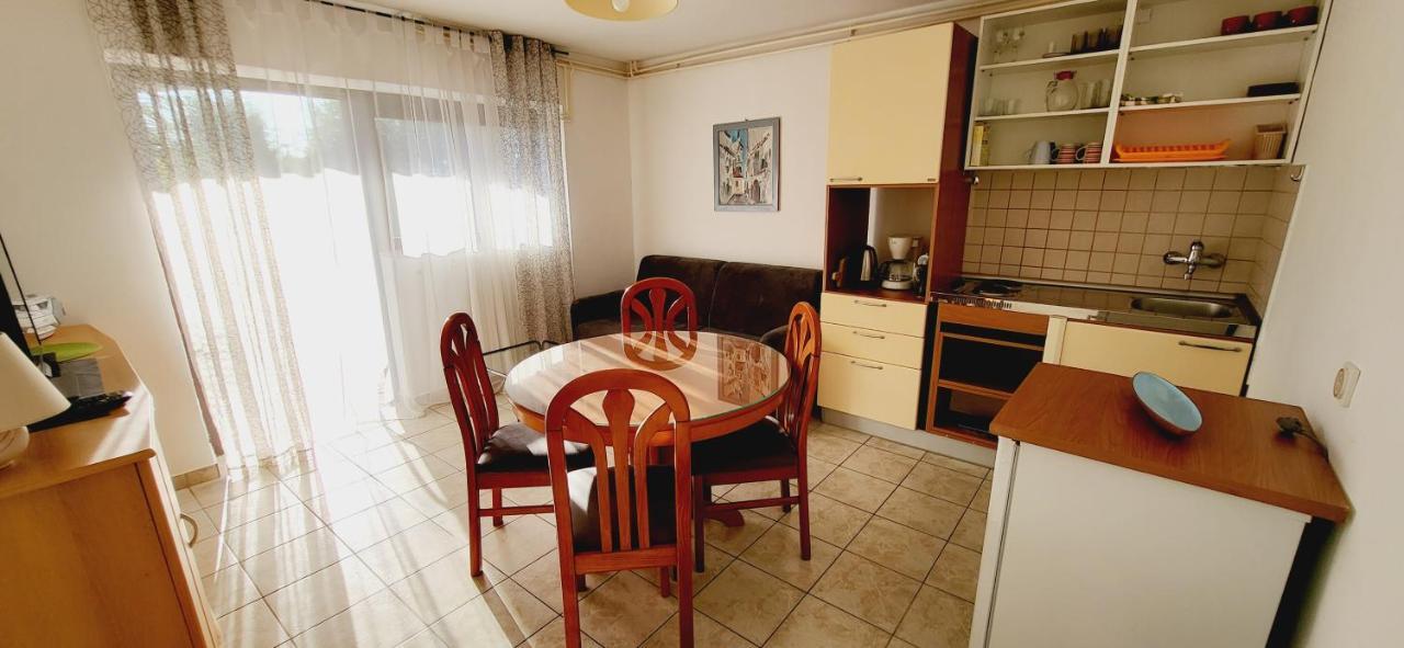 Apartments Italo By El-Pi Tours Njivice Luaran gambar